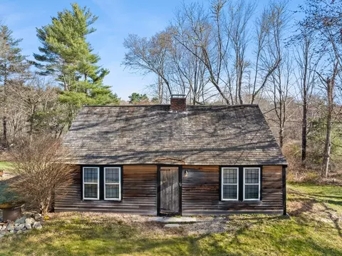 76 Parsonage Rd, Plympton, MA 02367