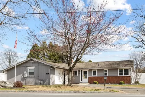 359 Granby Rd, Chicopee, MA 01013