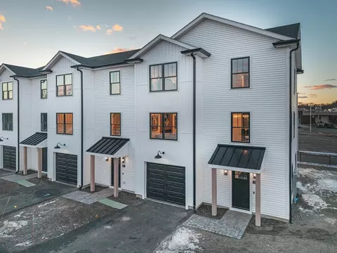 17 Birch Brook Lndg #17, Lynn, MA 01905