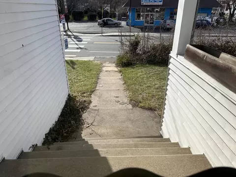 445 Chicopee St, Chicopee, MA 01013 photo 9