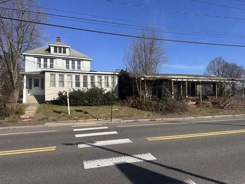 445 Chicopee St, Chicopee, MA 01013 photo 5