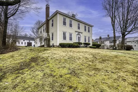 44 Summer St, North Brookfield, MA 01535