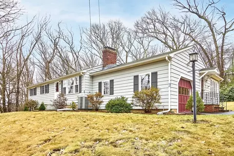 17 Monument Hill Rd, Chelmsford, MA 01824
