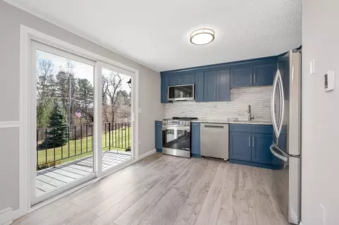 1215 Pawtucket #33, Lowell, MA 01854