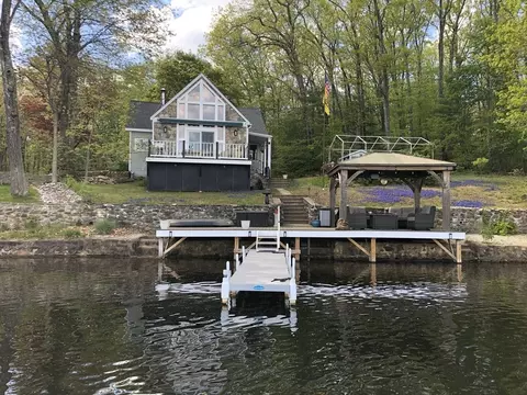 49 Seneca Ln, Sturbridge, MA 01566