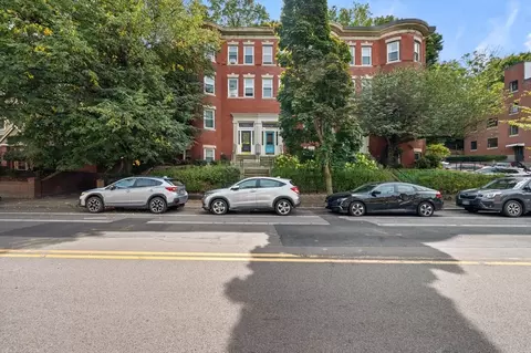 638 Washington St #1, Brookline, MA 02446