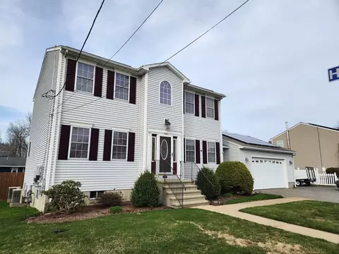 Exterior - 146 Bullock St, Fall River, MA 02723 photo 2 of 11