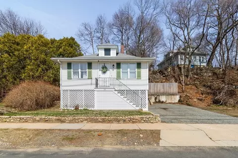 53 Bartholomew St, Peabody, MA 01960