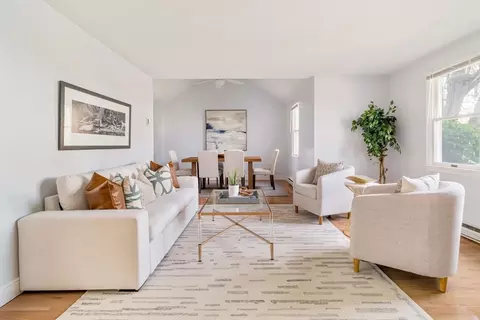 8 Victoria Hts #8, Hyde Park, MA 02136
