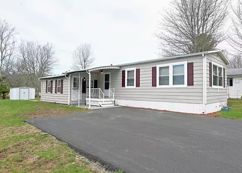 44 Clems Way, Acushnet, MA 02743