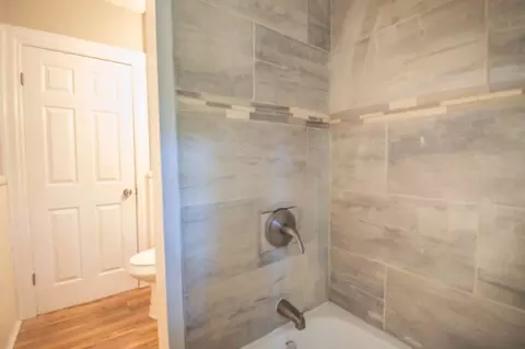 Bath - 127-129 Olmsted Dr, Springfield, MA 01108 photo 1 of 3