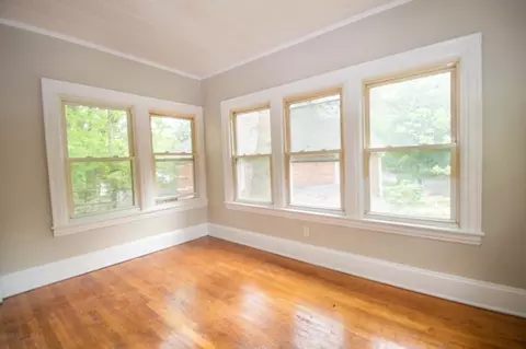 Living - 127-129 Olmsted Dr, Springfield, MA 01108 photo 1 of 3