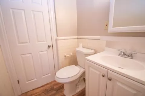 Bath - 127-129 Olmsted Dr, Springfield, MA 01108 photo 2 of 3