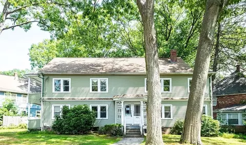 127-129 Olmsted Dr, Springfield, MA 01108