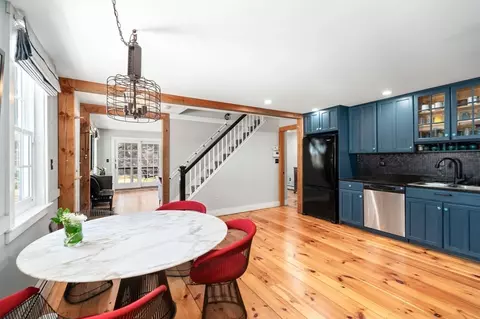 37 Walnut St, Gloucester, MA 01930 photo 3