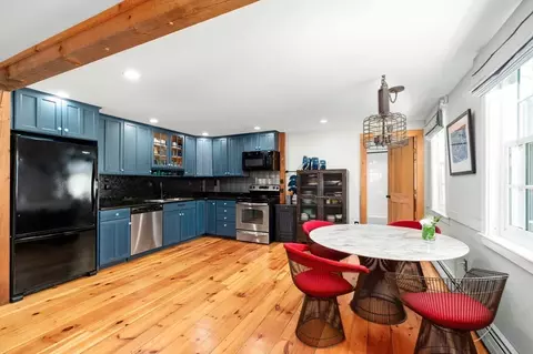 37 Walnut St, Gloucester, MA 01930 photo 2