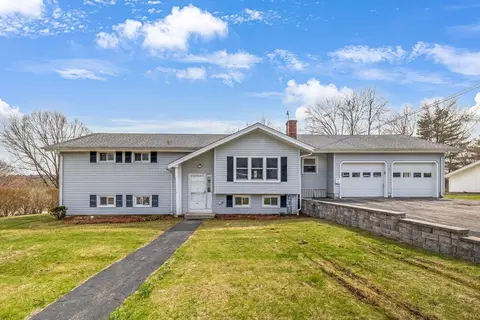 21 Champlain Dr, Hudson, MA 01749 photo 3