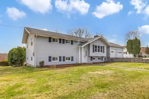 21 Champlain Dr, Hudson, MA 01749 photo 2