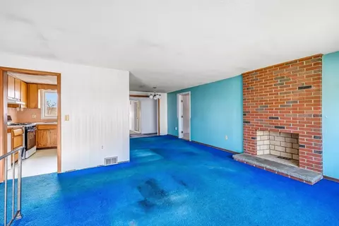 21 Champlain Dr, Hudson, MA 01749 photo 8
