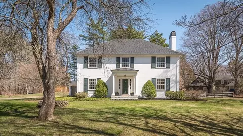 4 Morgan St, Wenham, MA 01984