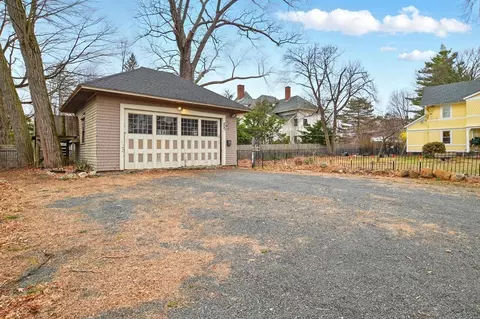 Exterior - 346 Maple St, Springfield, MA 01105 photo 8 of 8