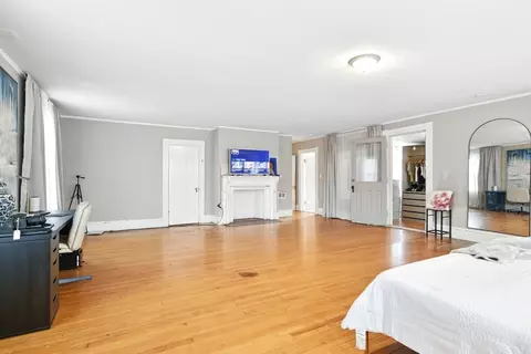 Bedroom - 346 Maple St, Springfield, MA 01105 photo 9 of 9
