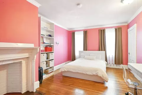 Bedroom - 346 Maple St, Springfield, MA 01105 photo 6 of 9