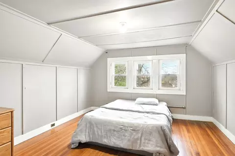 Bedroom - 346 Maple St, Springfield, MA 01105 photo 1 of 9