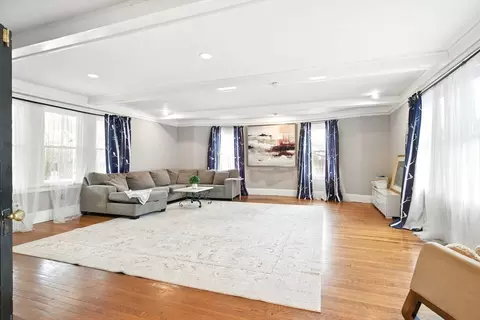 Living - 346 Maple St, Springfield, MA 01105 photo 2 of 3