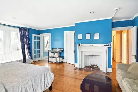 Bedroom - 346 Maple St, Springfield, MA 01105 photo 5 of 9
