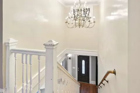 Entry Way - 346 Maple St, Springfield, MA 01105 photo 4 of 4