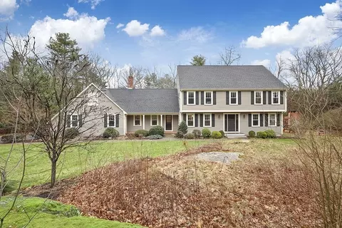 19 Freedom Trl, Norfolk, MA 02056