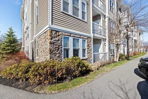 110 Trotter Rd #2101, Weymouth, MA 02190