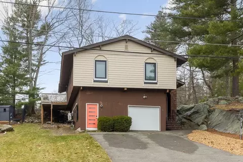 8 Hickory Hill Rd, Wakefield, MA 01880