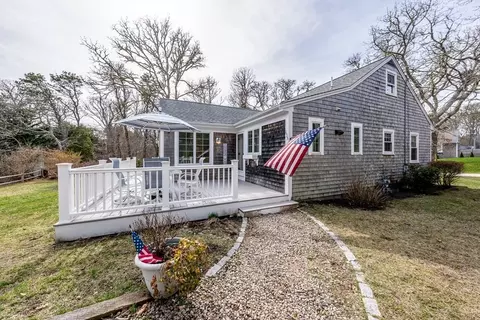 155 Cranberry Ln, Chatham, MA 02633