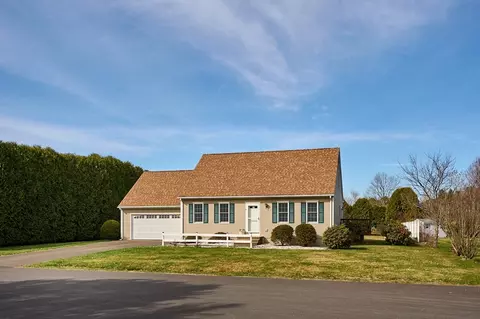 8 Valley View Ln, Sunderland, MA 01375