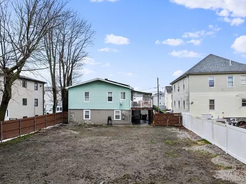Exterior - 161 Vale St, Fall River, MA 02724 photo 6 of 6