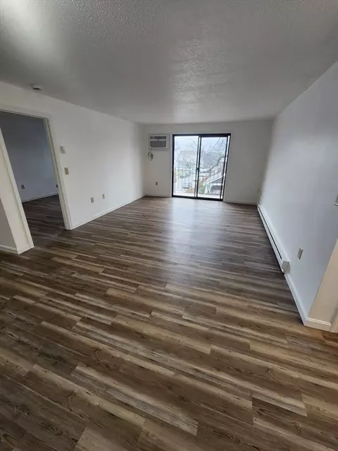 Living - 80 Stanton St #33, Worcester, MA 01605 photo 1 of 3