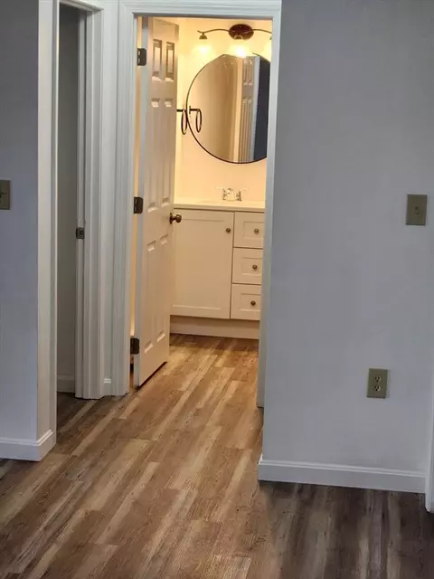 Entry Way - 80 Stanton St #33, Worcester, MA 01605 photo 2 of 3