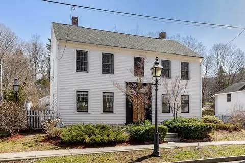 18 Elm Park, Groveland, MA 01834