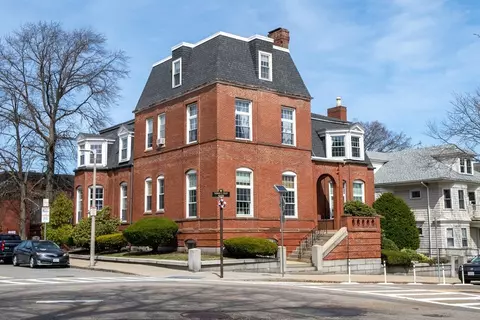 838 E Broadway #3, Boston, MA 02127