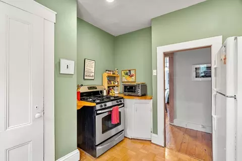 Kitchen - 7 Glover Sq #2, Marblehead, MA 01945 photo 3 of 4