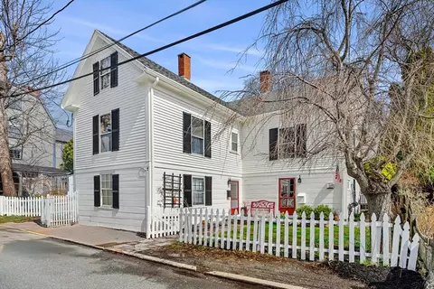 7 Glover Sq #2, Marblehead, MA 01945
