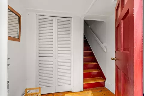 Entry Way - 7 Glover Sq #2, Marblehead, MA 01945 photo 1 of 4