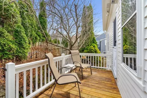 Exterior - 7 Glover Sq #2, Marblehead, MA 01945 photo 4 of 4