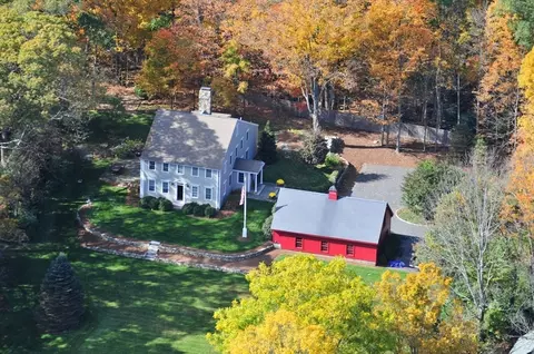 5 Maple St, Sherborn, MA 01770