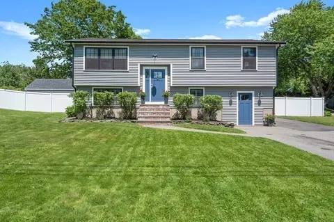 1 Coltin Dr, Newburyport, MA 01950