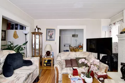 24 Longview St, Springfield, MA 01108 photo 5