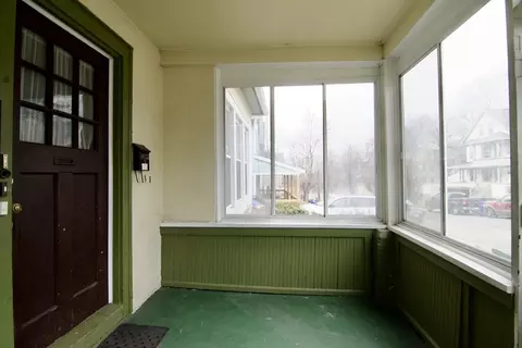 24 Longview St, Springfield, MA 01108 photo 2