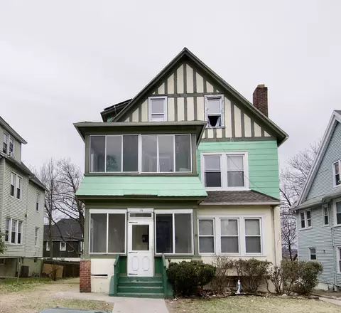 24 Longview St, Springfield, MA 01108